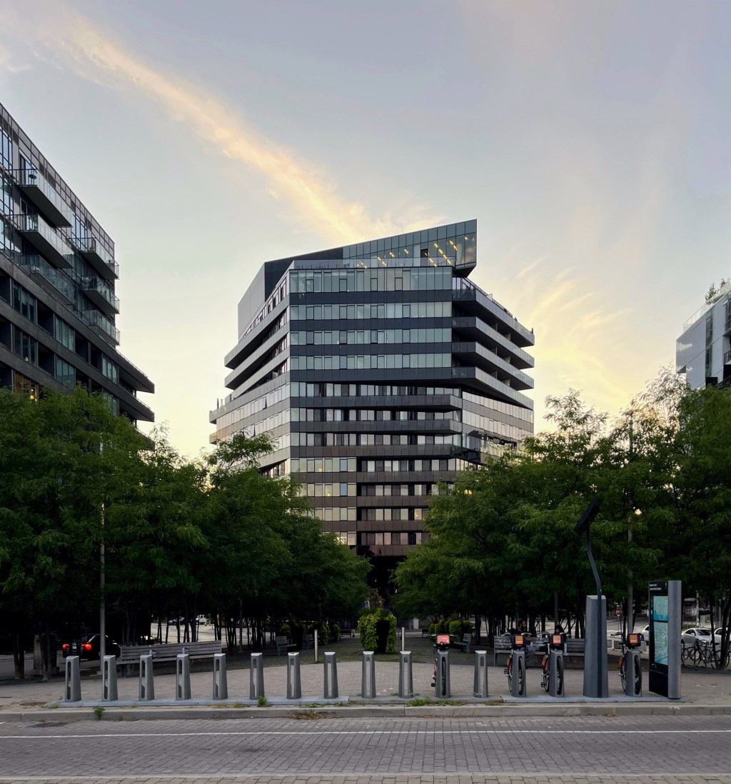 21 Lawren Harris Square,&nbsp;Toronto