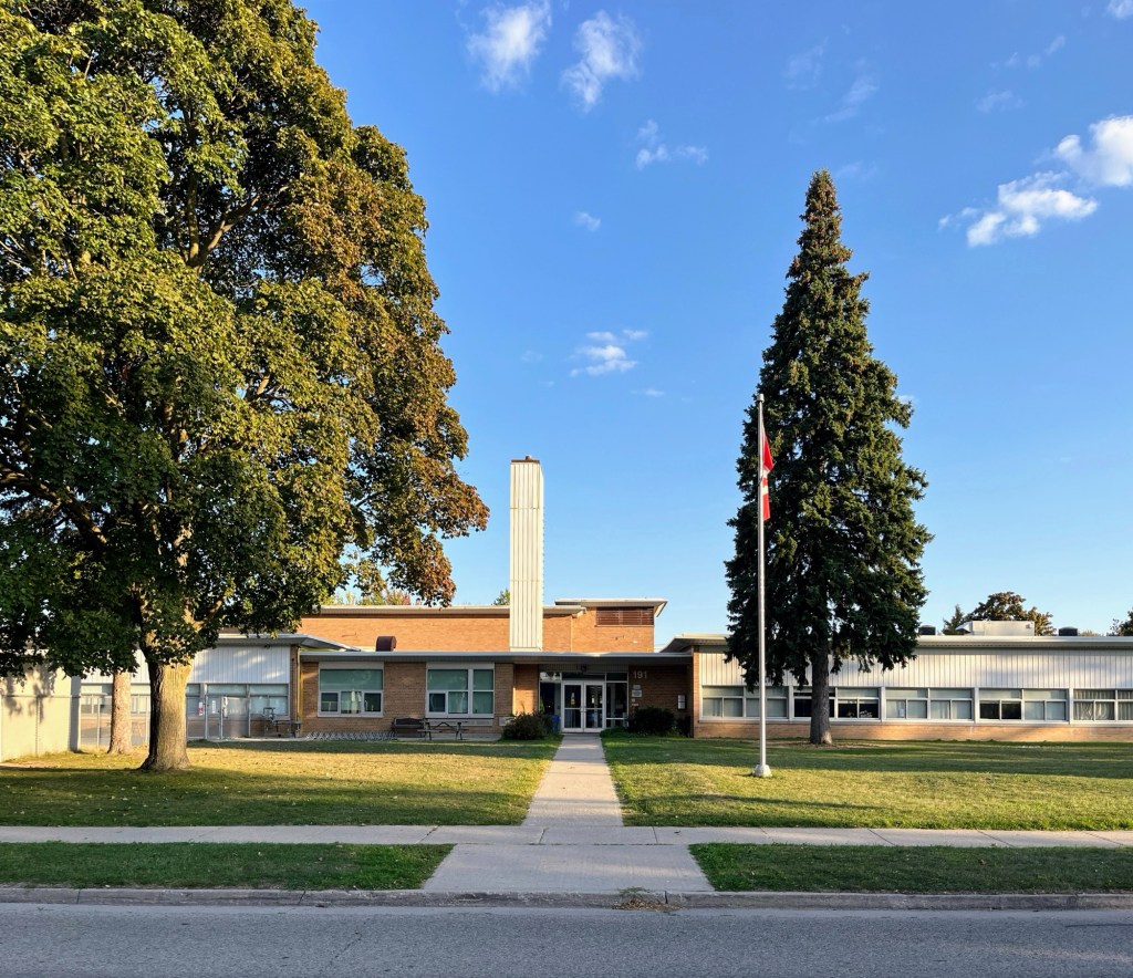 Queen Elizabeth Public&nbsp;School