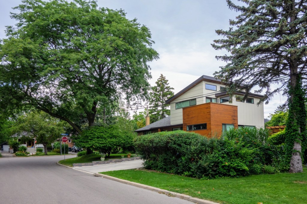 Lake Promenade – Twenty Eighth St,&nbsp;Etobicoke