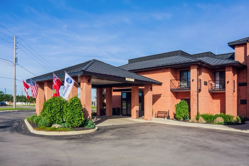 Best Western London Airport Inn &&nbsp;Suites