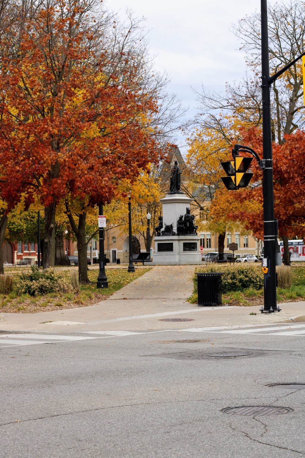 Joseph Brant Monument, Victoria&nbsp;Park